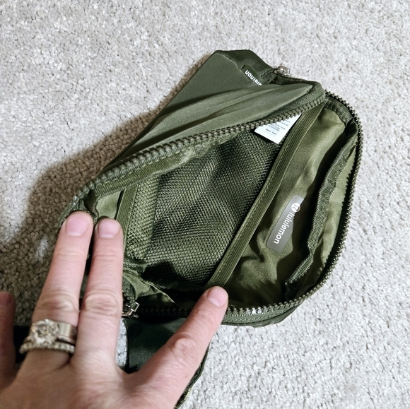 lululemon athletica Olive Green Men's Bag - Picture 7 of 8